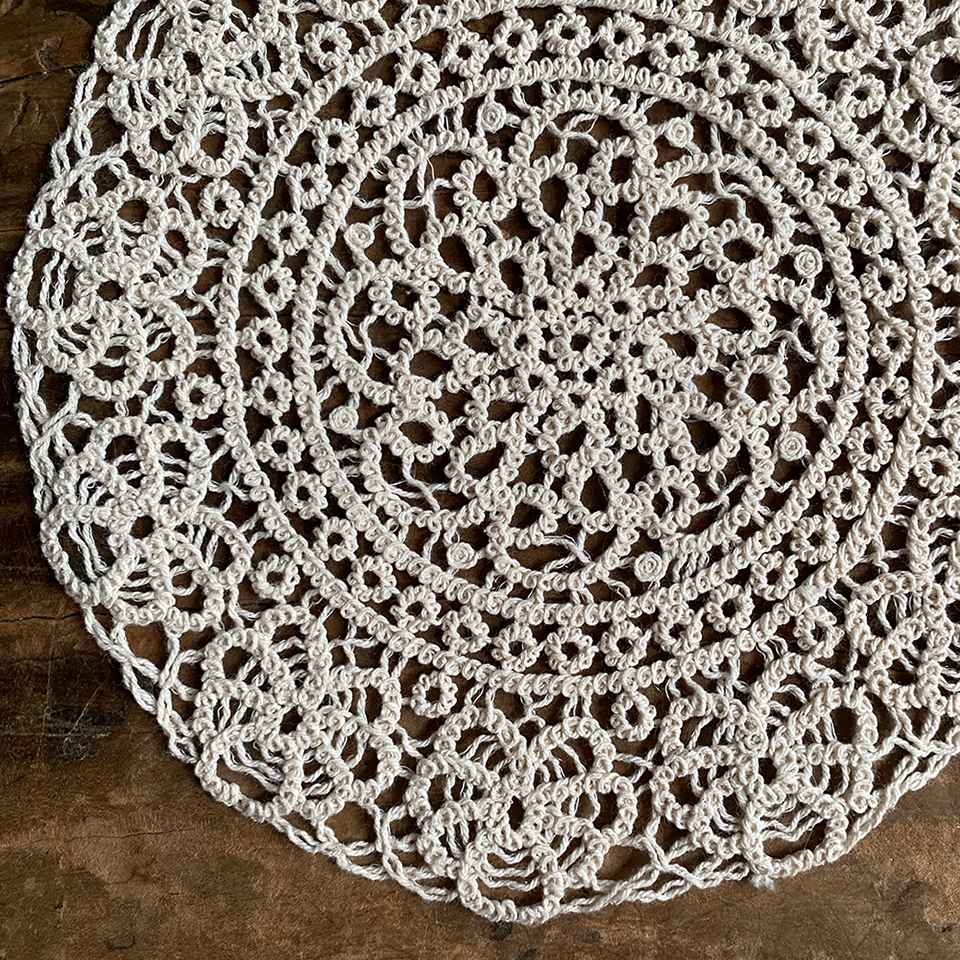 ドイリー 円形 花瓶敷 ファブリック レース 機械編み インテリア雑貨 画像2