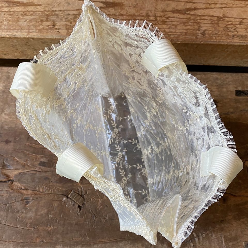 バッグ ベージュ ビニール レース サブバッグ ファブリック 刺繍 ファッション雑貨 画像2