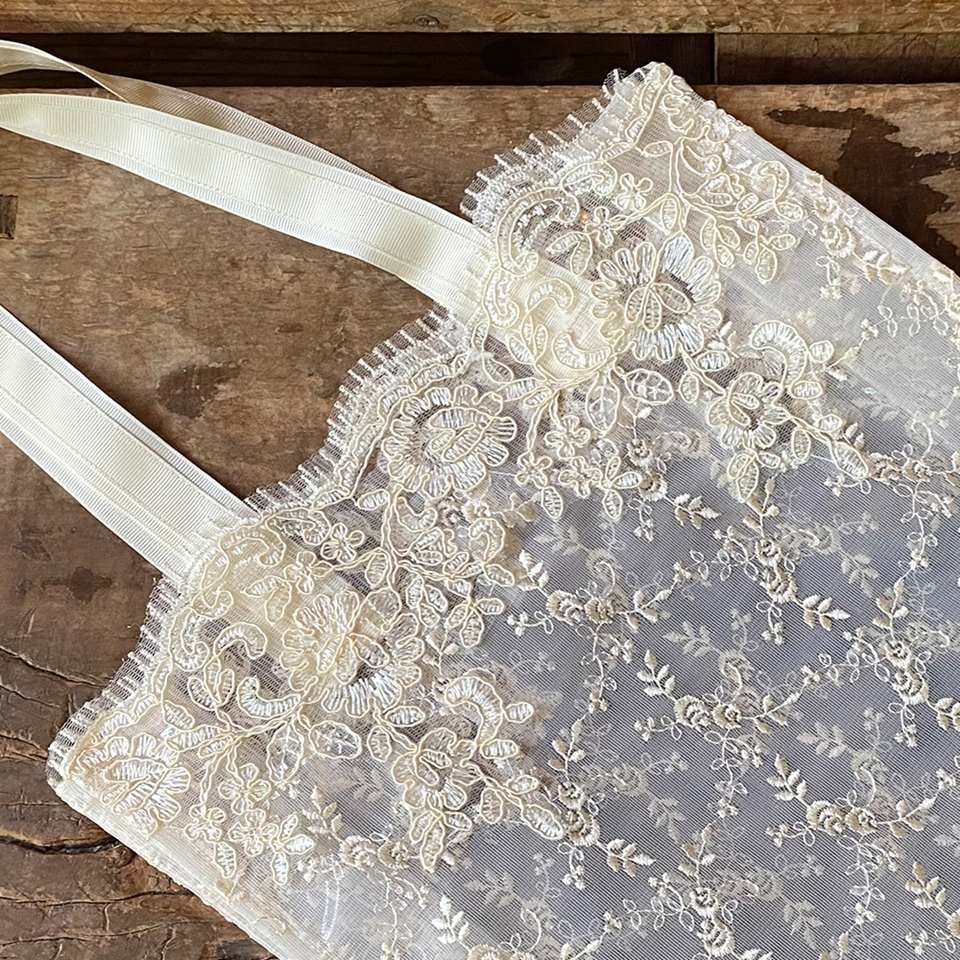 バッグ ベージュ ビニール レース サブバッグ ファブリック 刺繍 ファッション雑貨 画像3