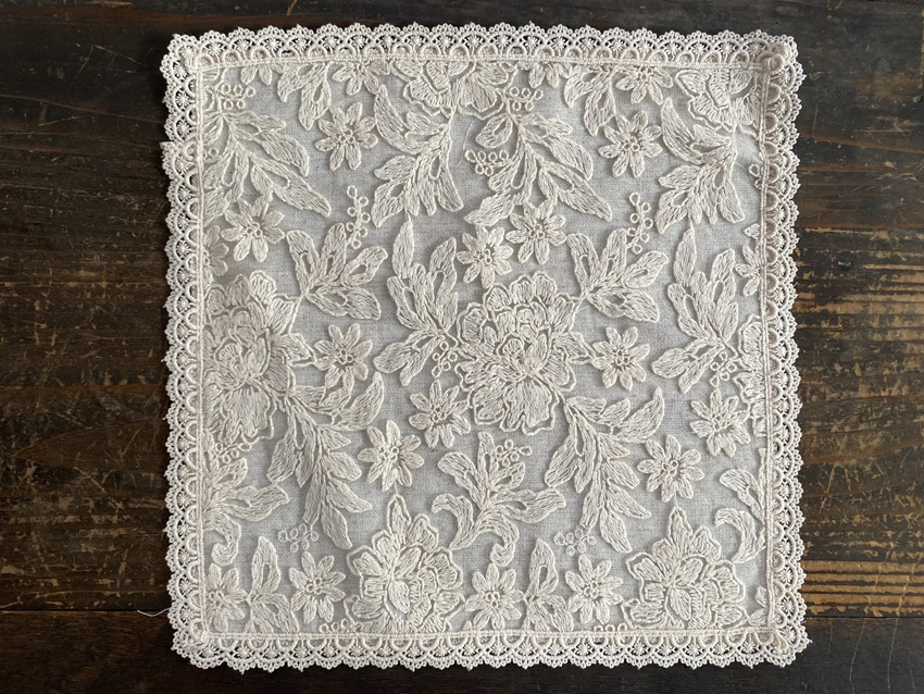 ８角形レースドイリー　オフホワイト　３０ｃｍ　F061        