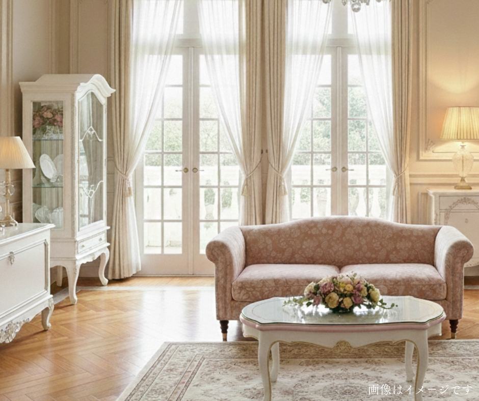 冬の光を纏う、ホワイトアンティークの空間イメージ画像2